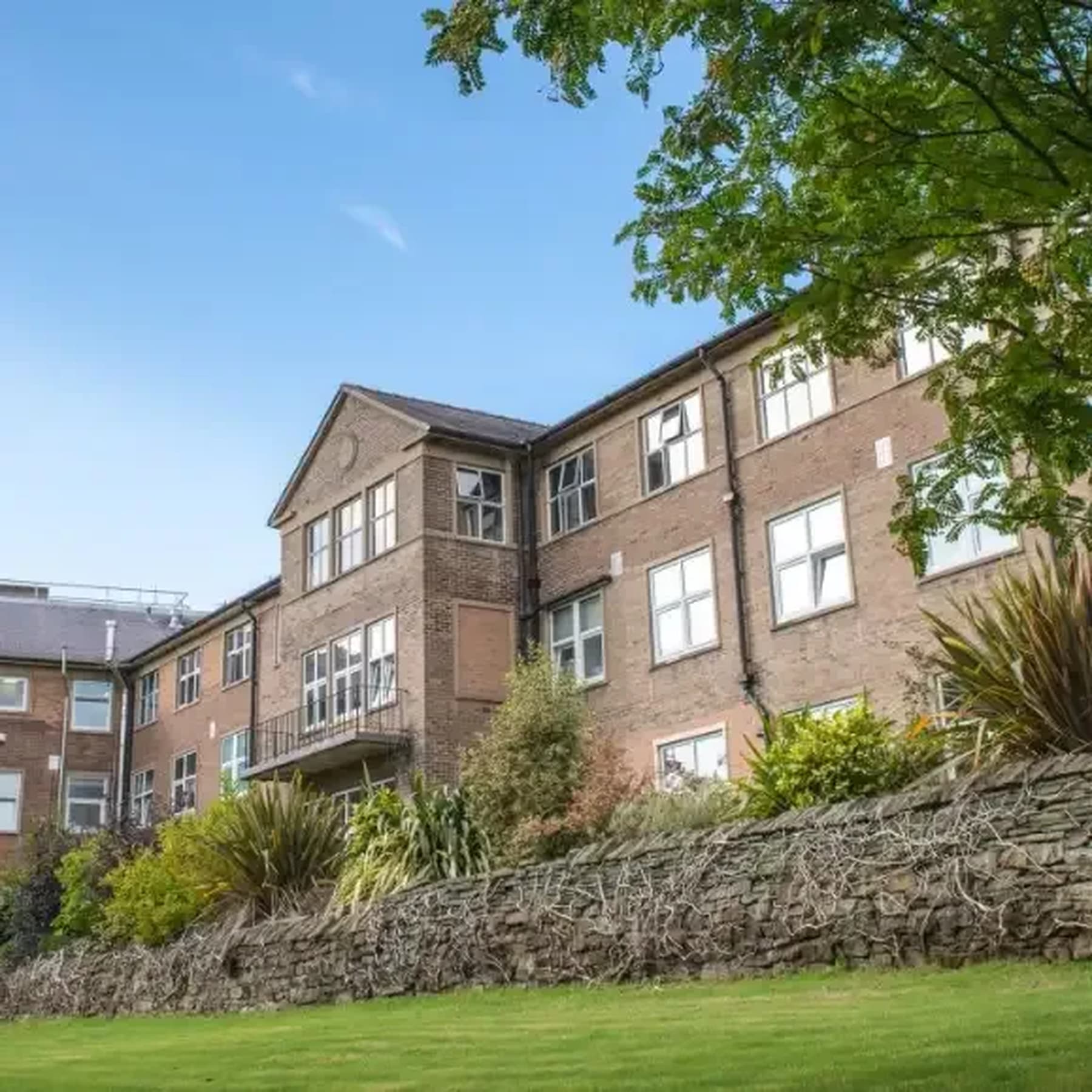 Spire Claremont Hospital entrance