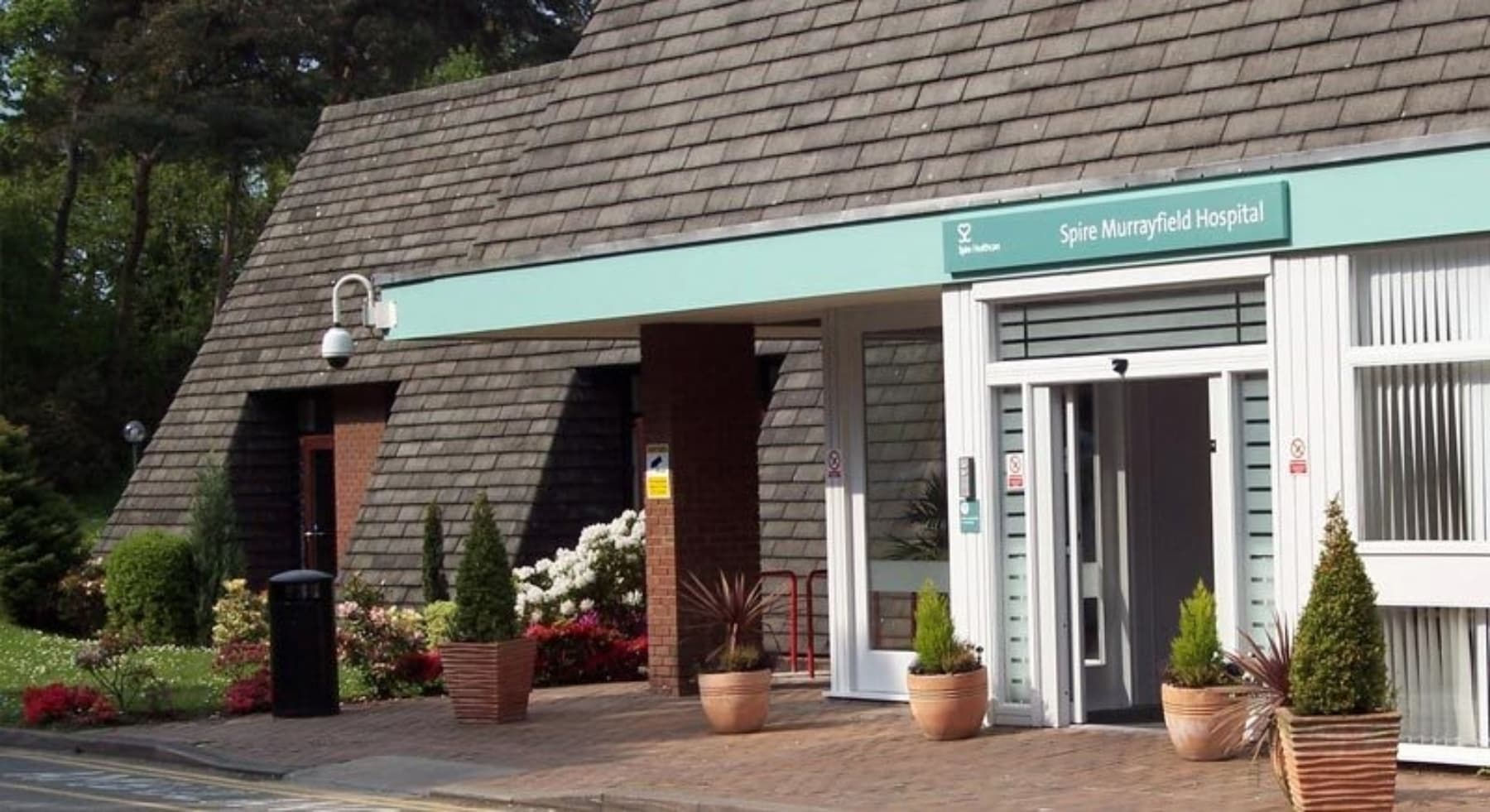 Spire Murrayfield Hopsital entrance