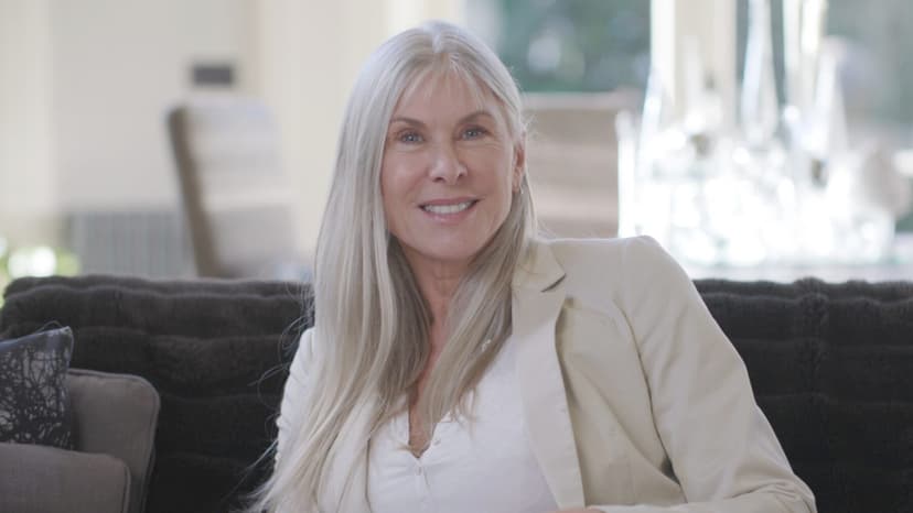 Sharron Addams Sharron Davies - Arthrosamid®